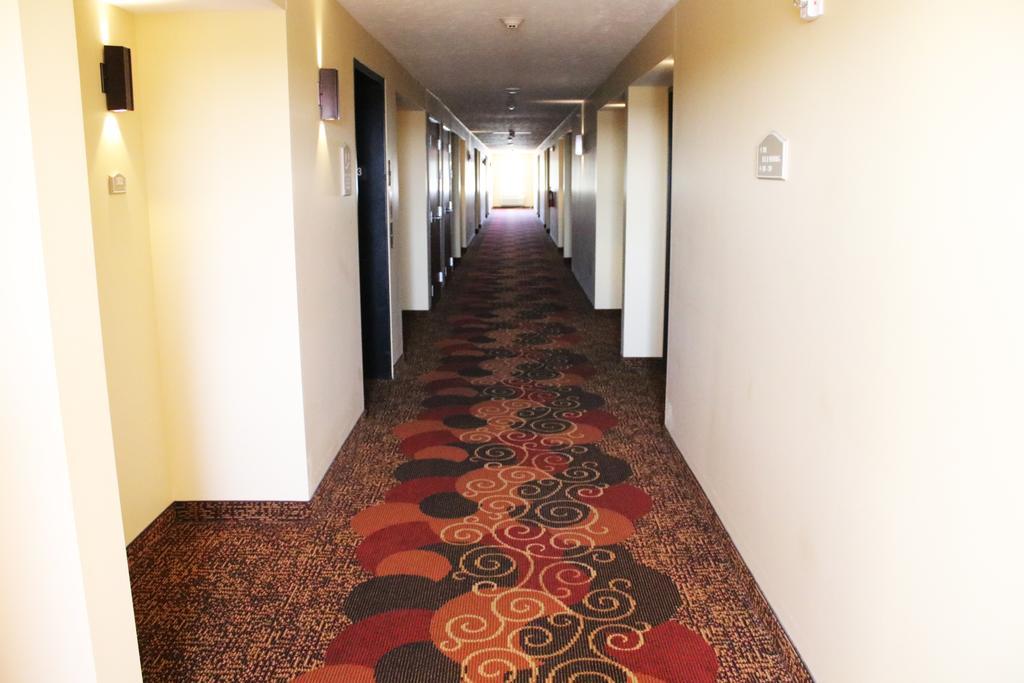 The Edgewood Hotel And Suites Fairbury Bagian luar foto