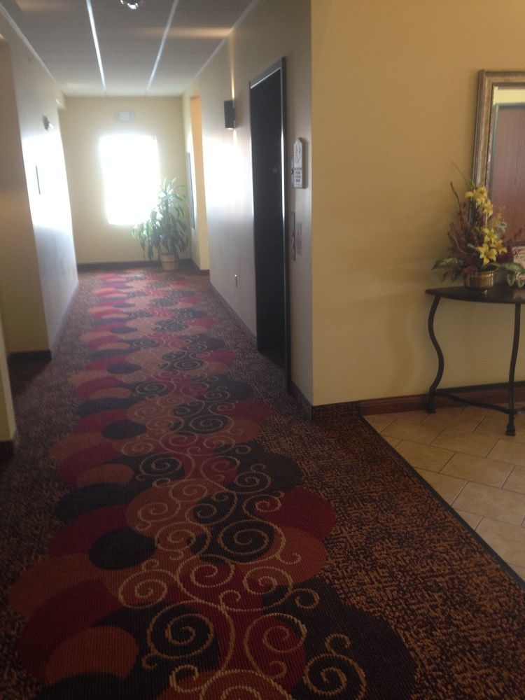The Edgewood Hotel And Suites Fairbury Bagian luar foto
